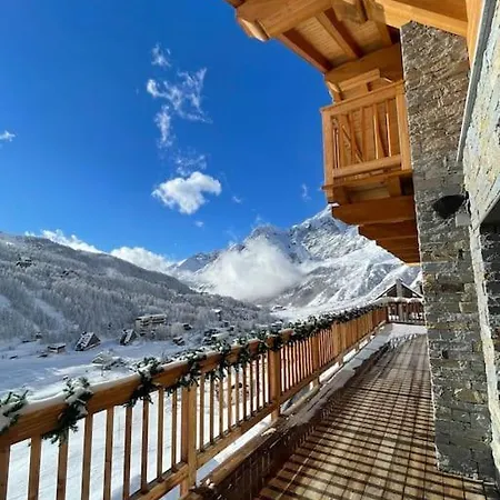 Alpstuga Skiing In The Italian Alps, Cervinia Breuil-Cervinia