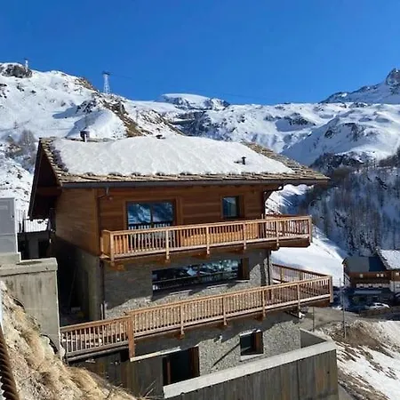 Alpstuga Skiing In The Italian Alps, Cervinia